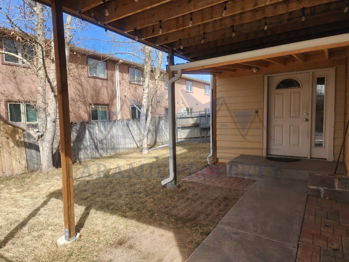 Townhouse for rent at 522 S Lincoln St E, Laramie, WY 82070