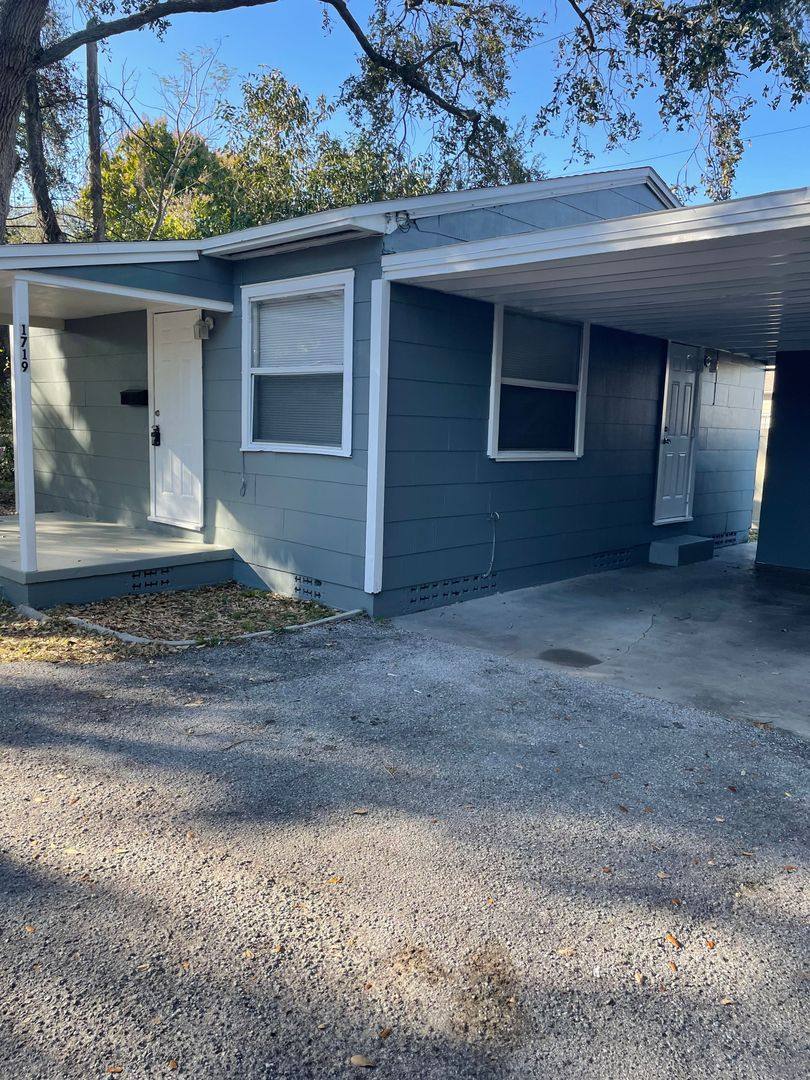 Townhouse for rent at 1717 1719 Grove St S, Saint Petersburg, FL 33701