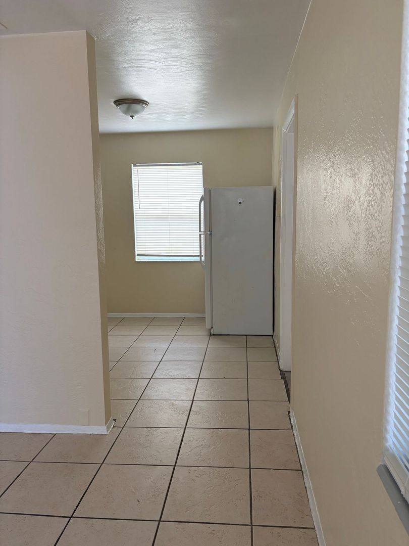 Townhouse for rent at 1717 1719 Grove St S, Saint Petersburg, FL 33701