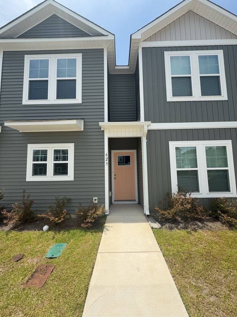 Townhouse for rent at 623 Jacks Crossing Dr, Hubert, NC 28539