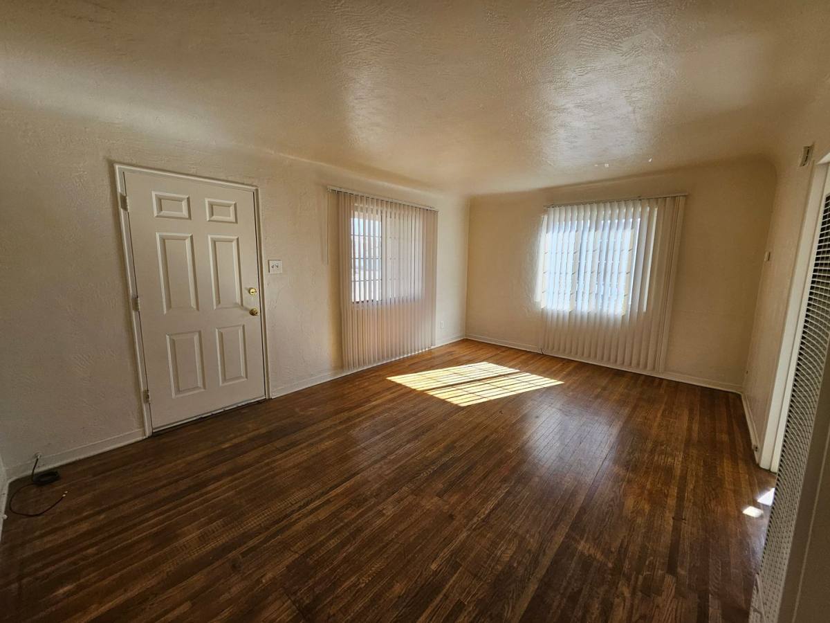 Apartment for rent at 1101&1103 Wilmoore Dr SE, Albuquerque, NM 87106