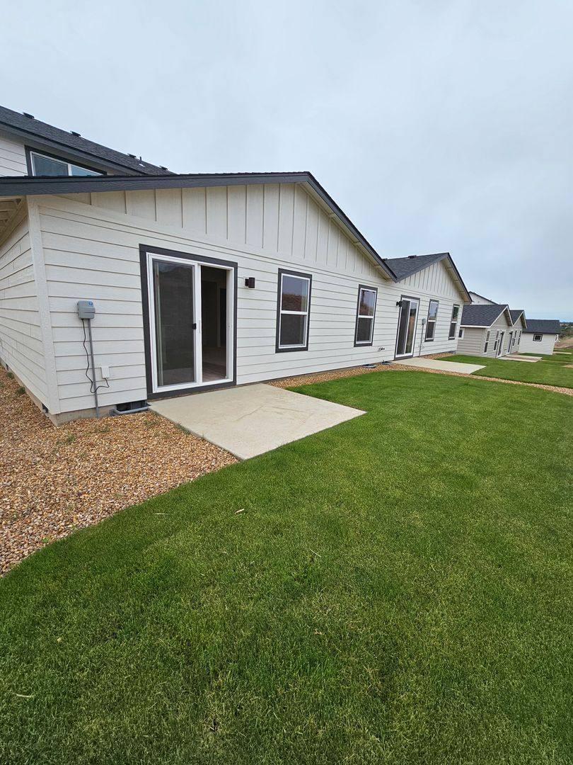 House for rent at 940 SE Starview Ave, Madras, OR 97741
