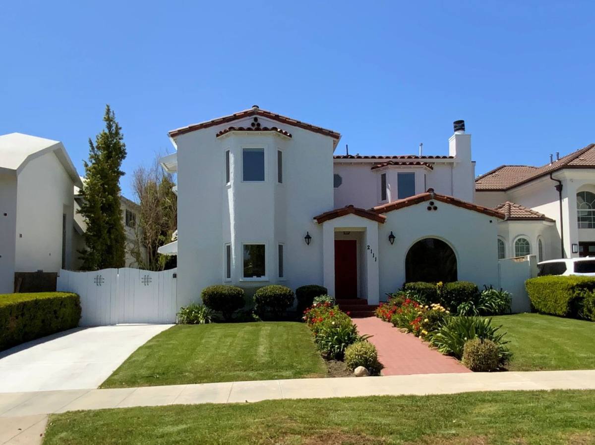 House for rent at 2111 Parnell Ave, Los Angeles, CA 90025