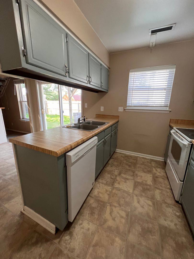 House for rent at 5742 Simon St, Virginia Beach, VA 23464