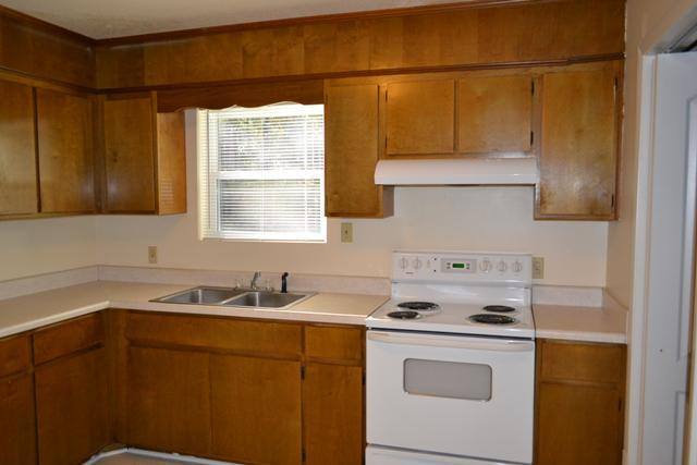 House for rent at 1010 Pineland Ave, Hinesville, GA 31313