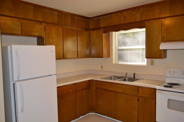 House for rent at 1010 Pineland Ave, Hinesville, GA 31313