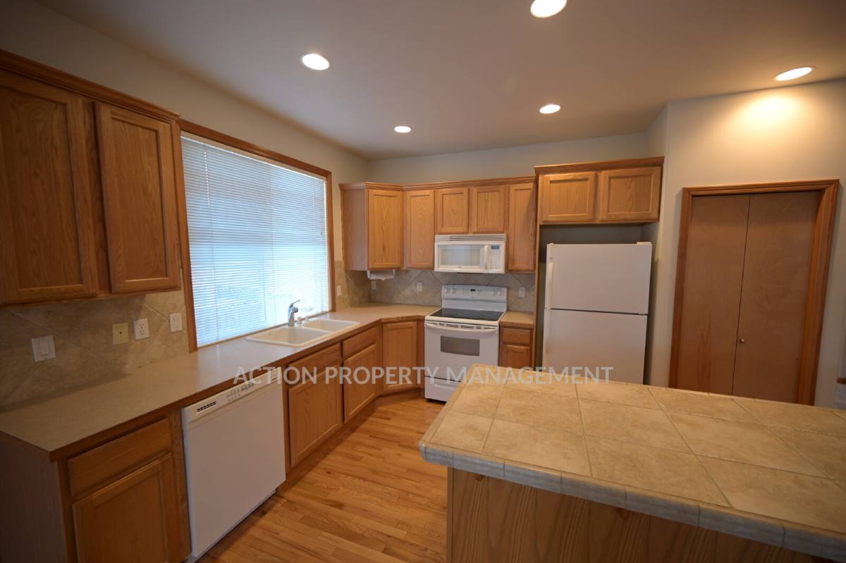 Apartment for rent at 812 E Washington Place, Sequim, WA 98382