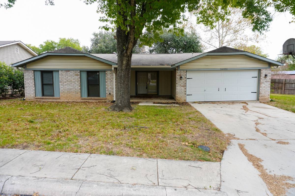 House for rent at 14414 Briarledge St, San Antonio, TX 78247