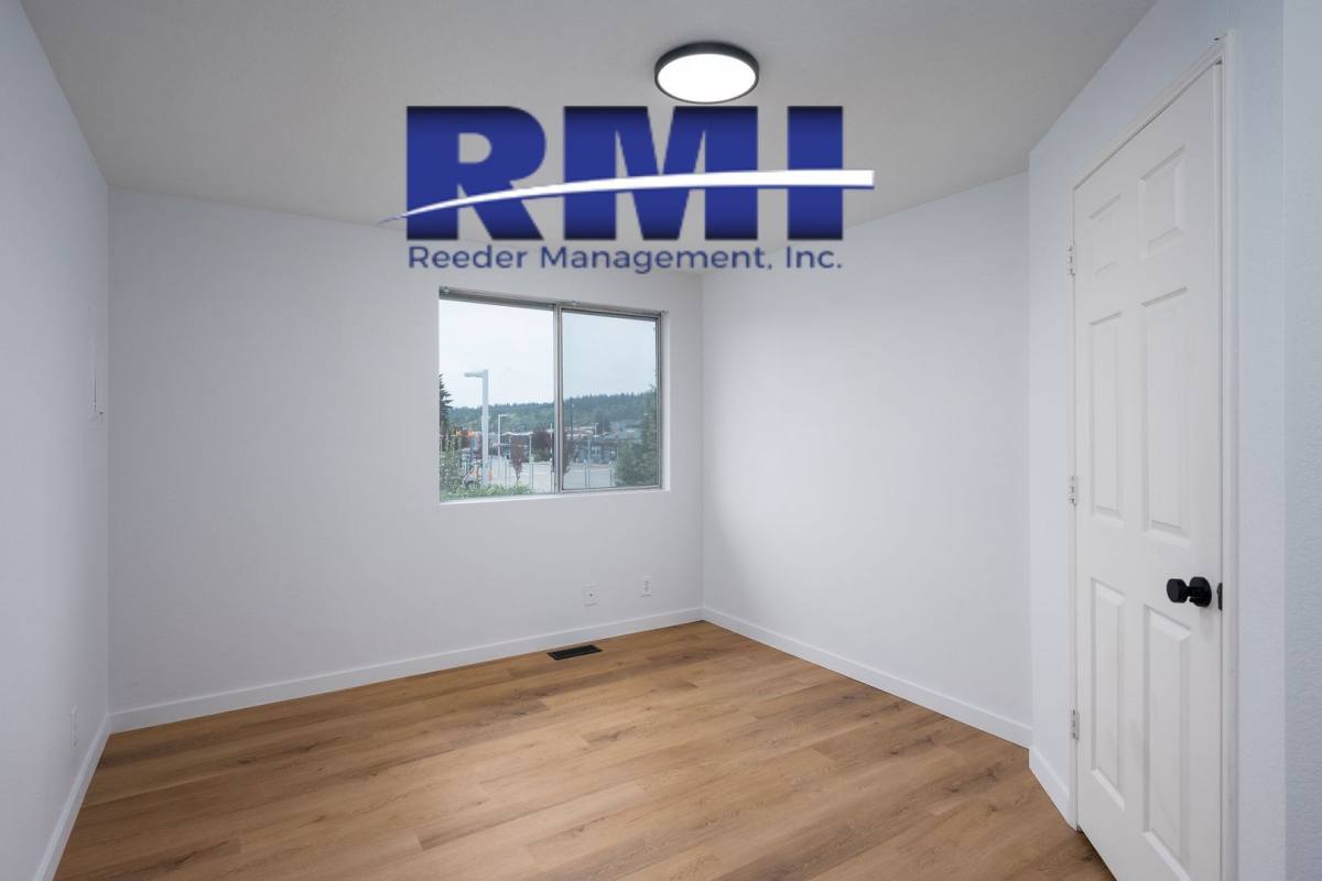 House for rent at 1034 Hanford Ave #B, Bremerton, WA 98310