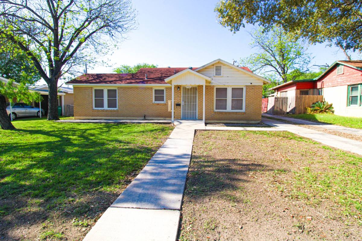 House for rent at 306 Overhill Dr, San Antonio, TX 78228