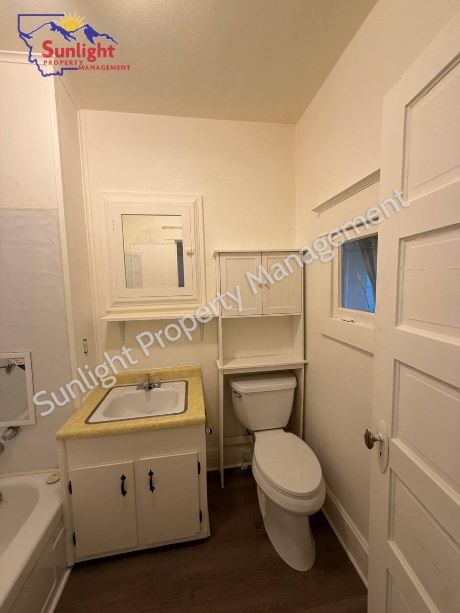 Apartment for rent at 903 E 4th St, Laurel, MT 59044