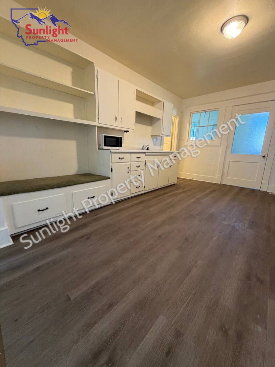 Apartment for rent at 903 E 4th St, Laurel, MT 59044