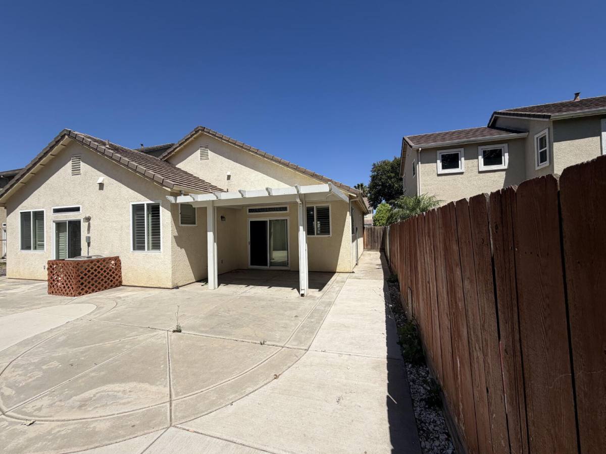 House for rent at 435 Petunia Court, Merced, CA 95341