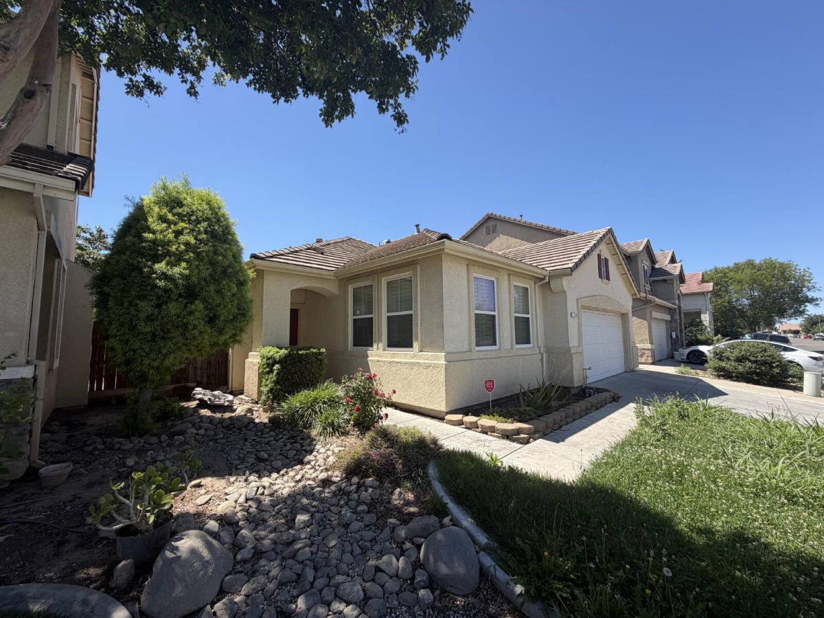House for rent at 435 Petunia Court, Merced, CA 95341