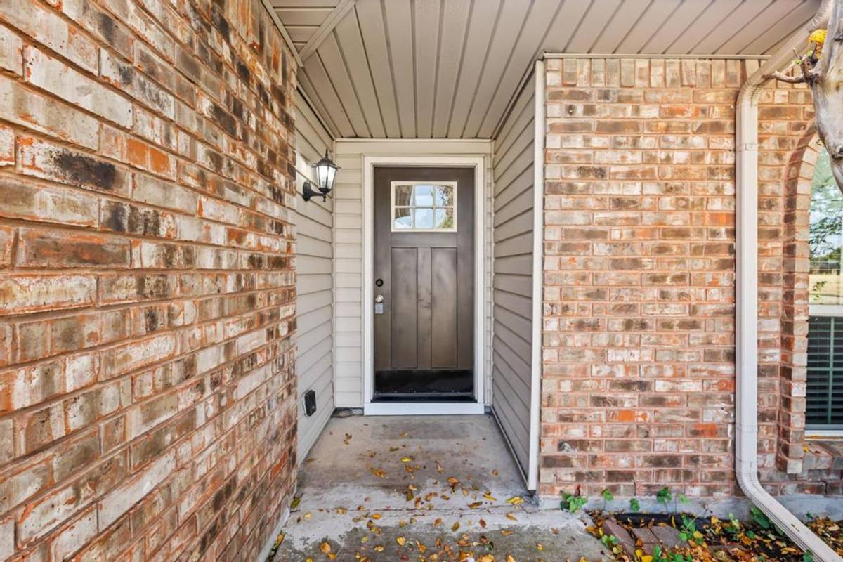 House for rent at 5201 Marks Circle, The Colony, TX 75056