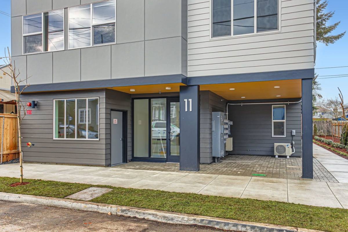 Apartment for rent at 11 NE 55th Ave #201, Portland, OR 97213