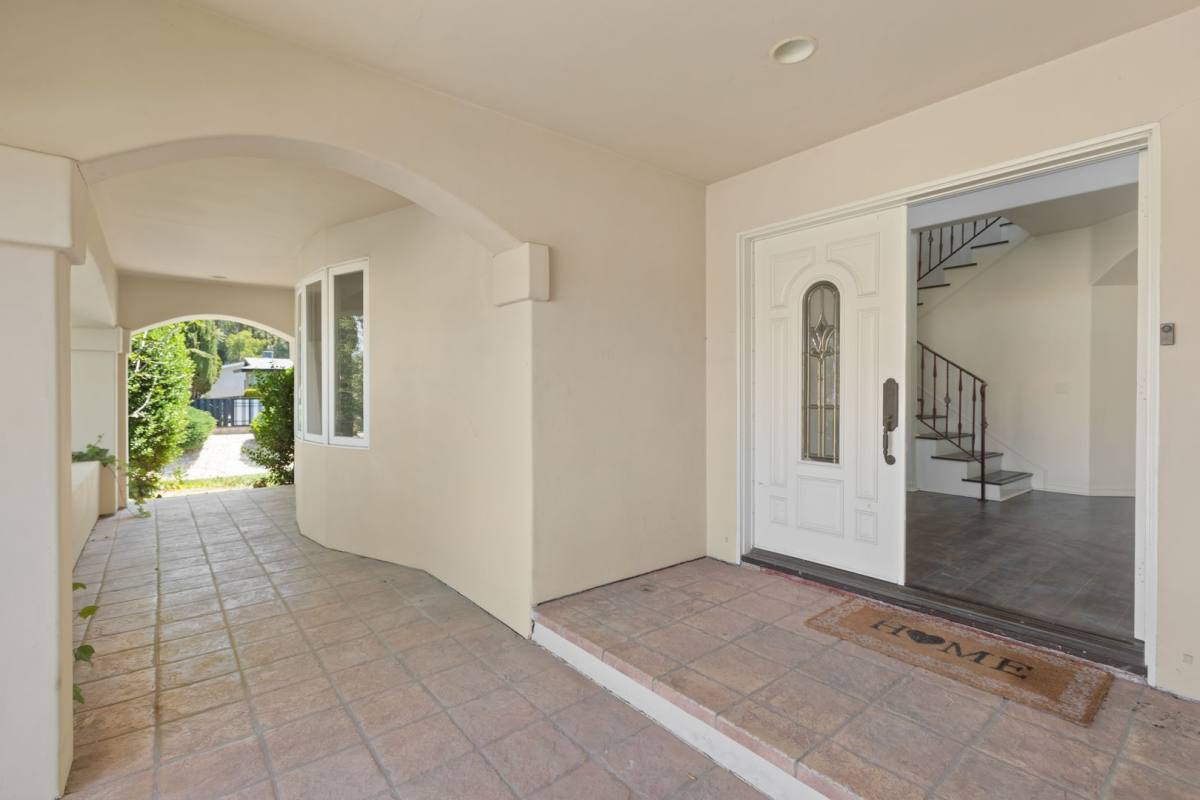 House for rent at 22100 Tiara St, Woodland Hills, CA 91367