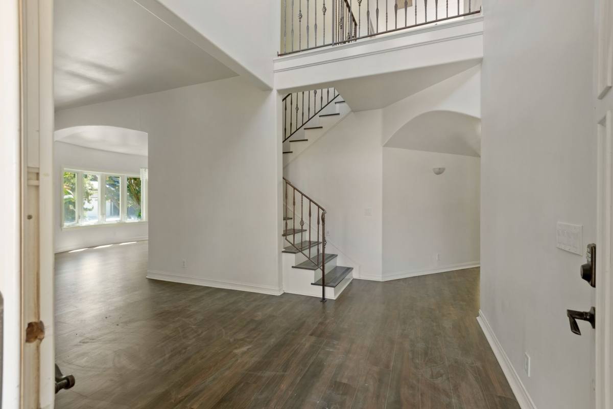 House for rent at 22100 Tiara St, Woodland Hills, CA 91367