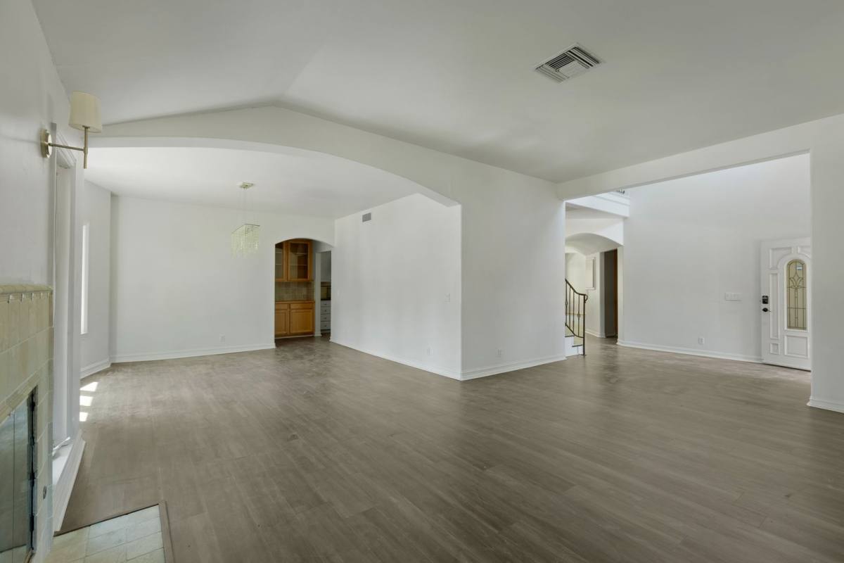 House for rent at 22100 Tiara St, Woodland Hills, CA 91367