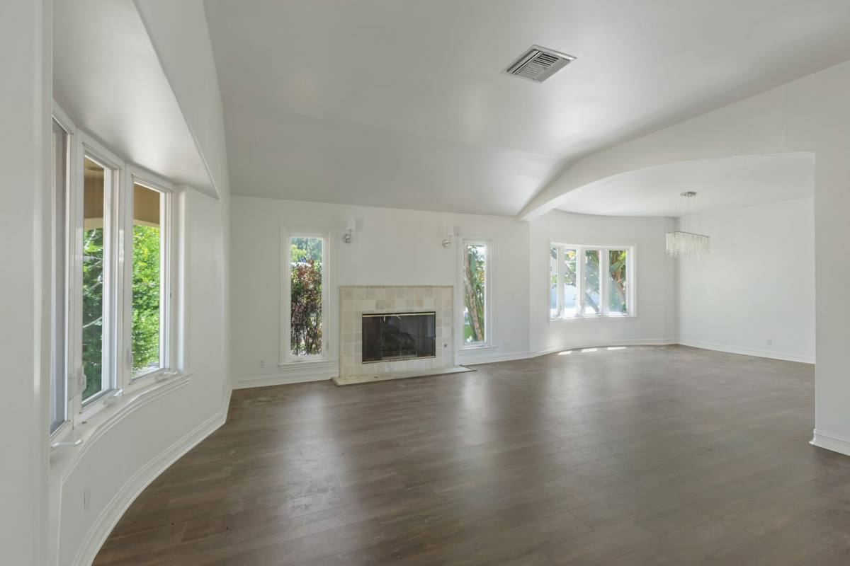 House for rent at 22100 Tiara St, Woodland Hills, CA 91367