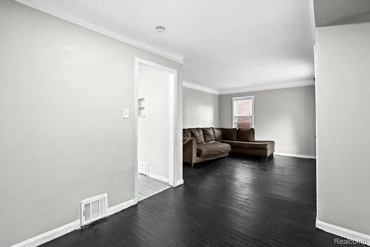 House for rent at 20045 Greenlawn St, Detroit, MI 48221