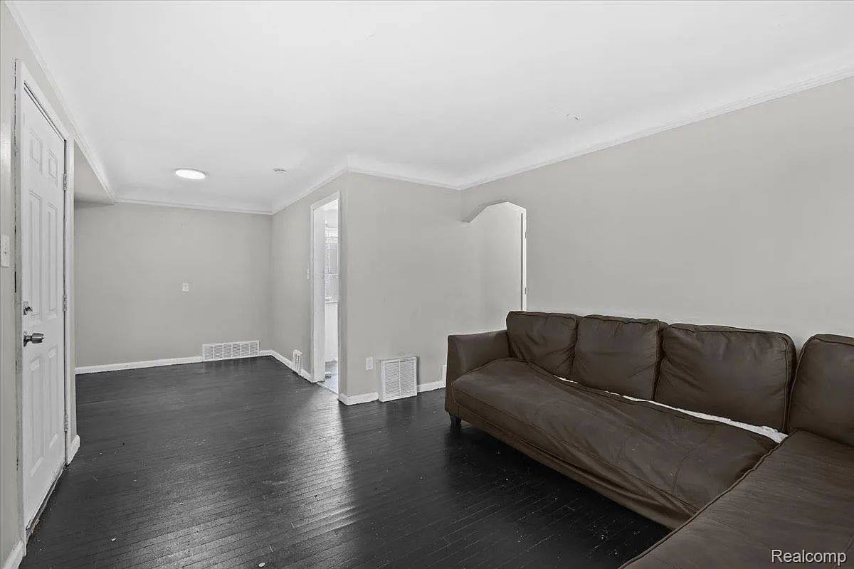 House for rent at 20045 Greenlawn St, Detroit, MI 48221