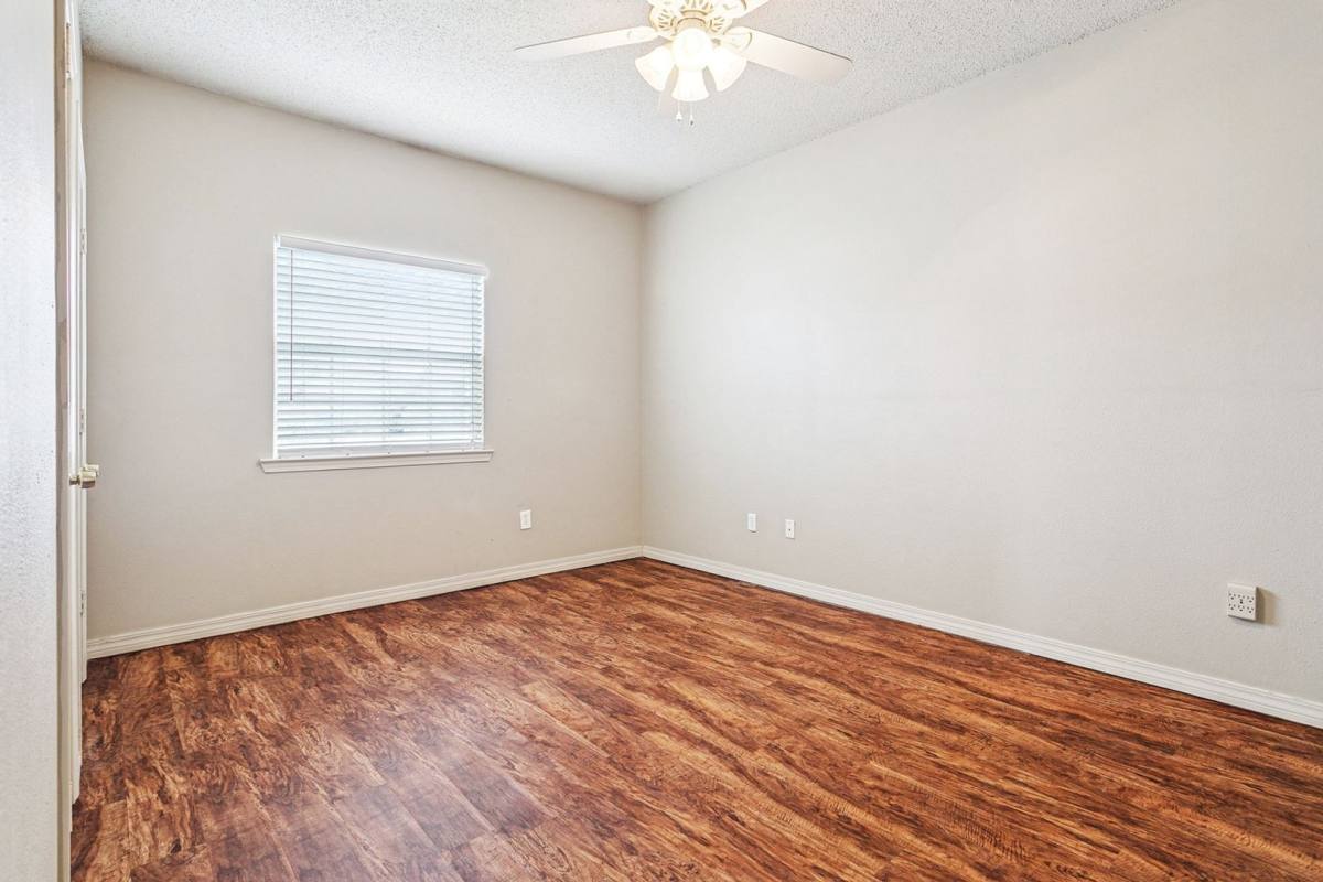 Apartment for rent at 102 Royal St, Waveland, MS 39576
