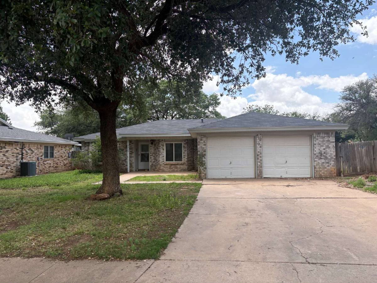 House for rent at 3219 84th St, Lubbock, TX 79423