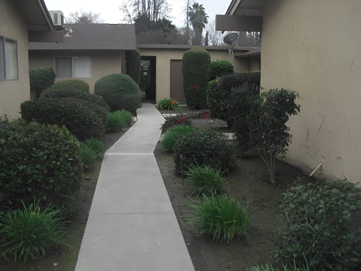 Apartment for rent at 642 & 666 W Barstow, Clovis, CA 93612
