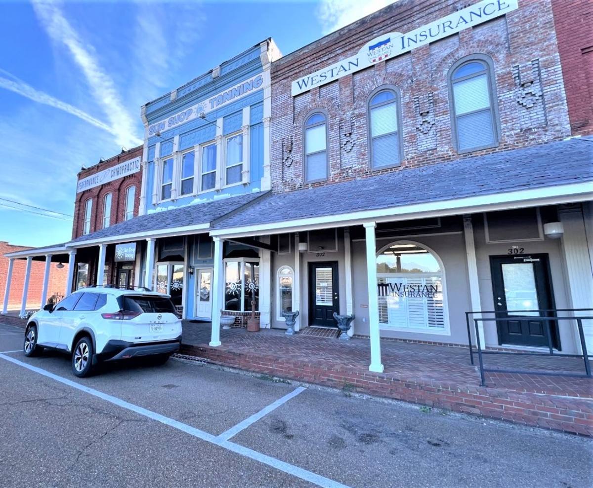 Apartment for rent at 300 Broadway St, Martin, TN 38237