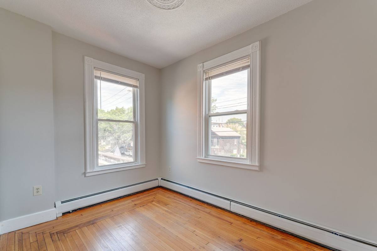 Apartment for rent at 94 Howe St, New Haven, CT 06511