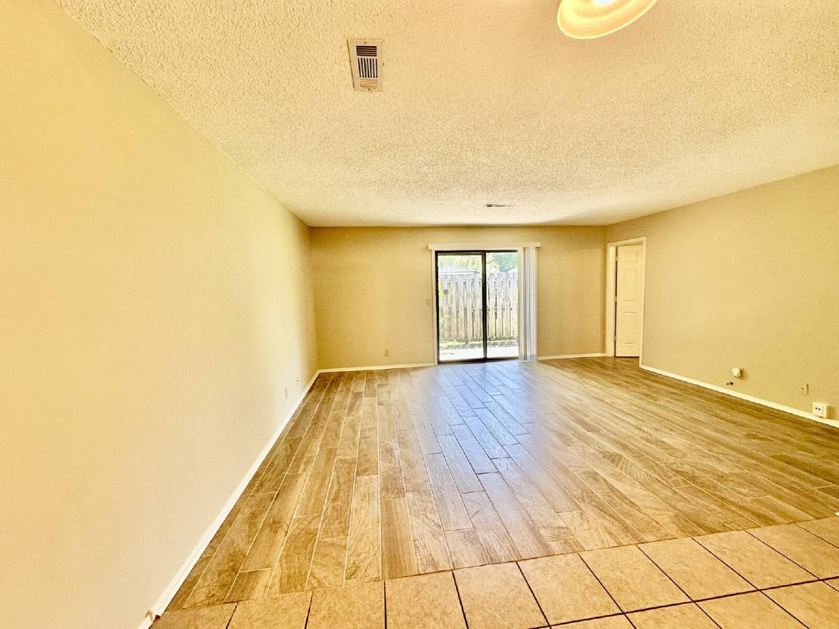 Apartment for rent at 1320 W Linden St, Rogers, AR 72758