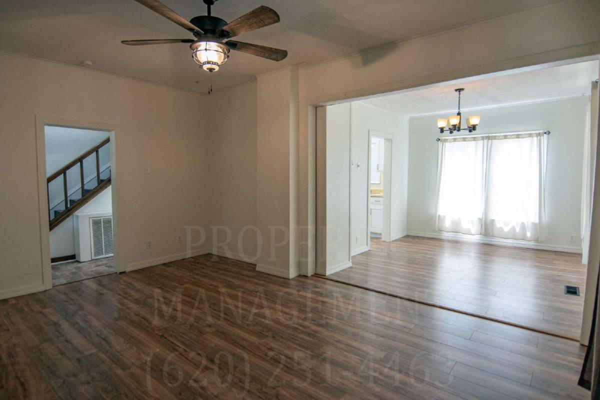 House for rent at 929 E Myrtle St, Independence, KS 67301