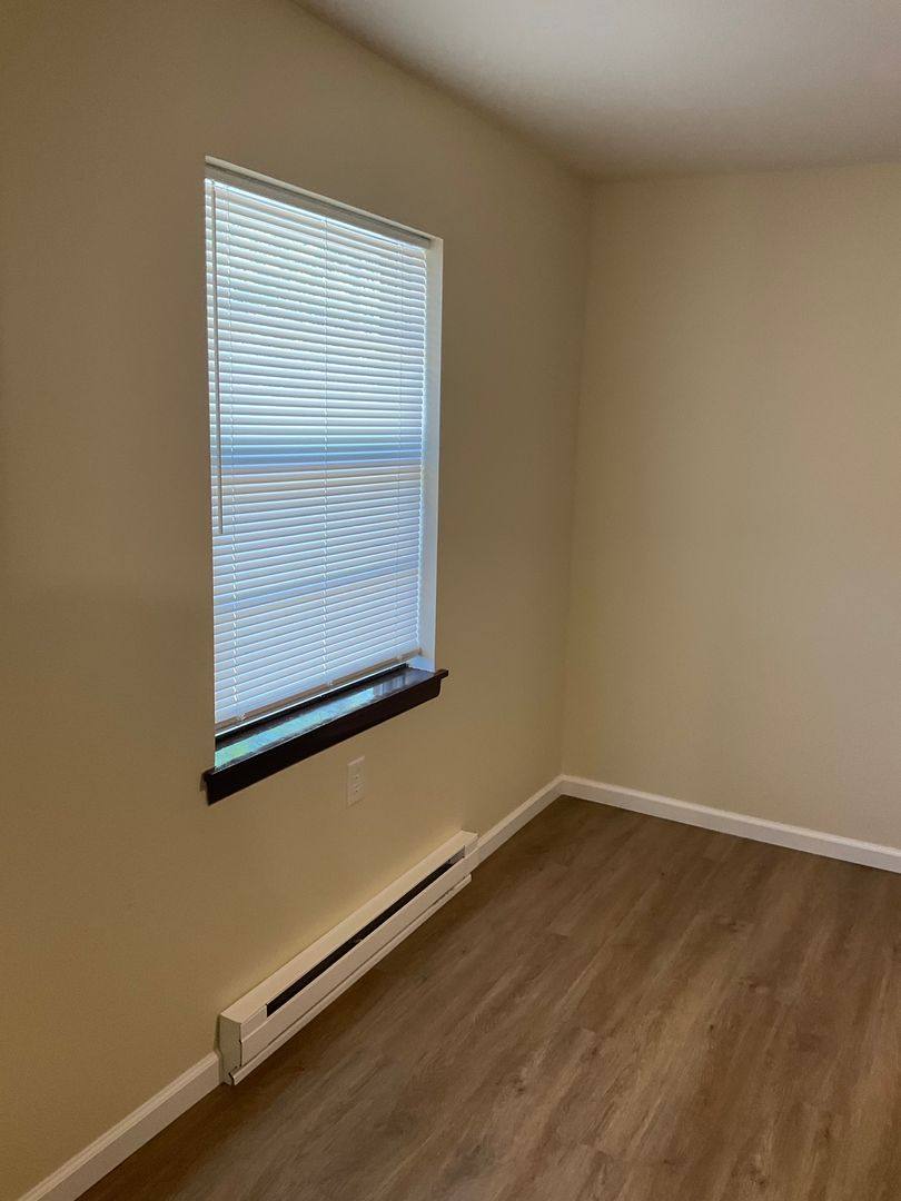 Apartment for rent at 615 S 8th St, Deepwater, MO 64740