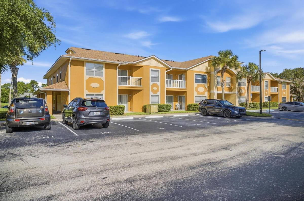 Apartment for rent at 4600 Moody Blvd #1P, Bunnell, FL 32110