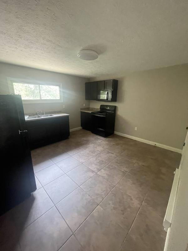 Apartment for rent at 1317 First Ave #B, Middletown, OH 45044