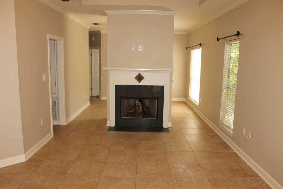 House for rent at 1005 Pinemont Dr, Mobile, AL 36609