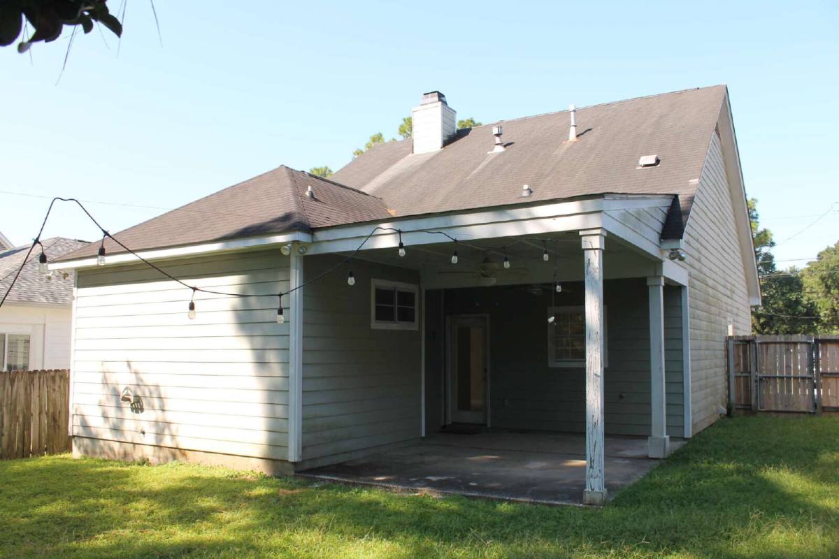 House for rent at 1005 Pinemont Dr, Mobile, AL 36609