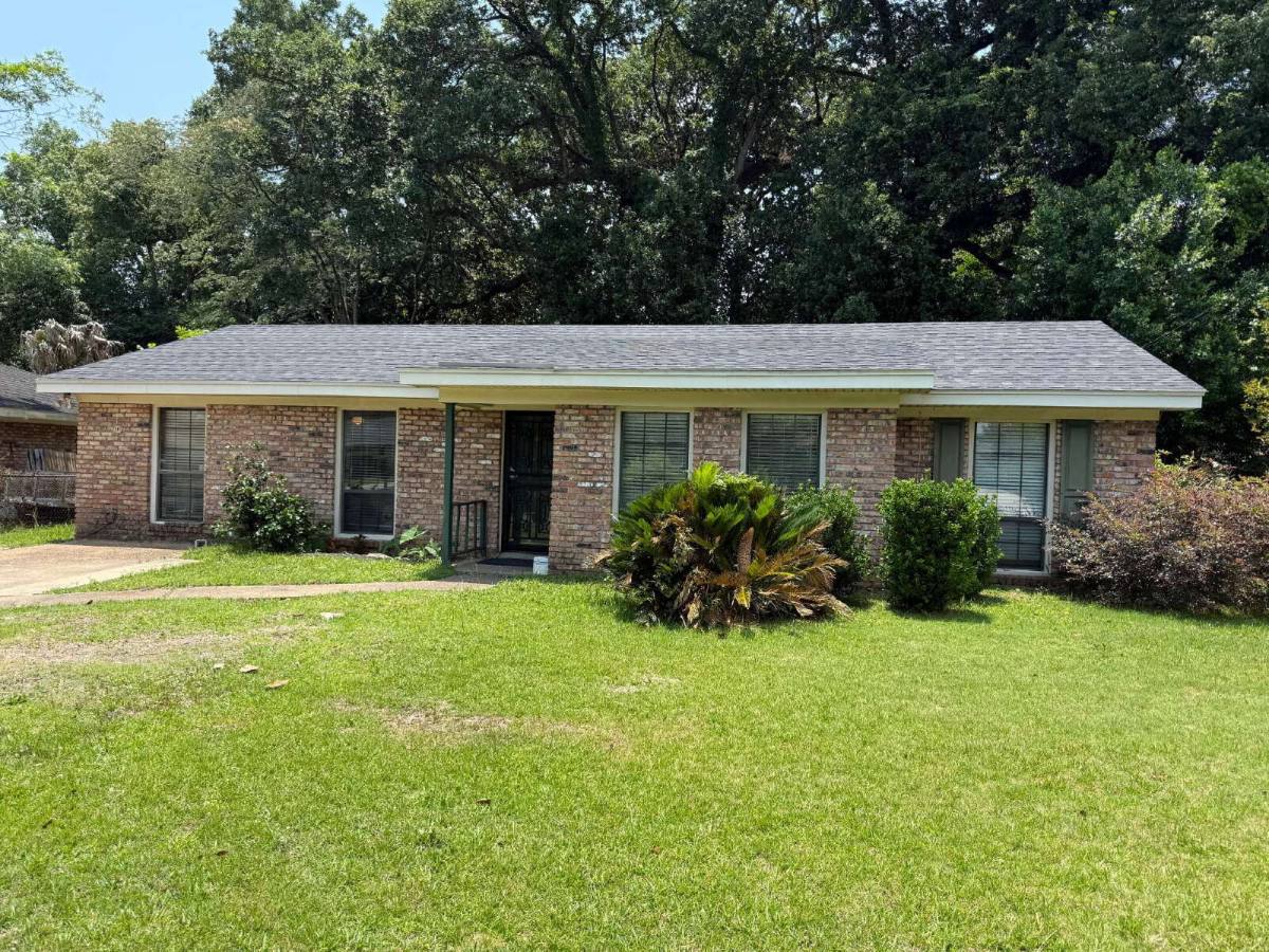 House for rent at 702 Ynestra Dr, Mobile, AL 36609