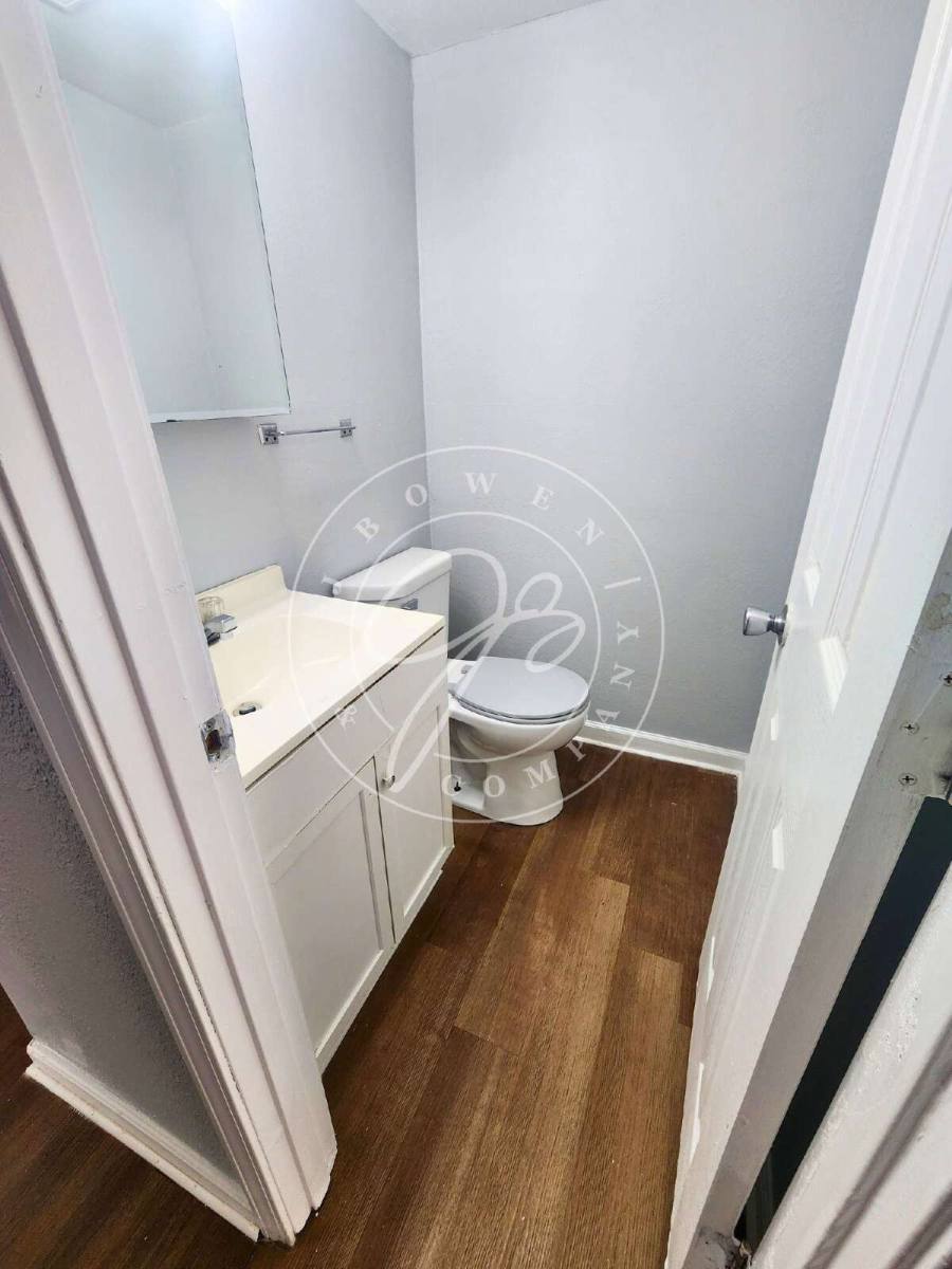 Apartment for rent at 2217 Hickory St, Toledo, OH 43605