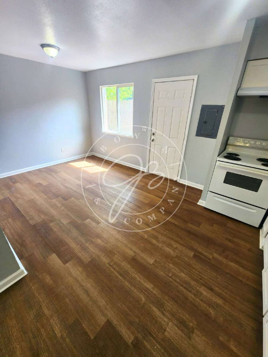 Apartment for rent at 2217 Hickory St, Toledo, OH 43605