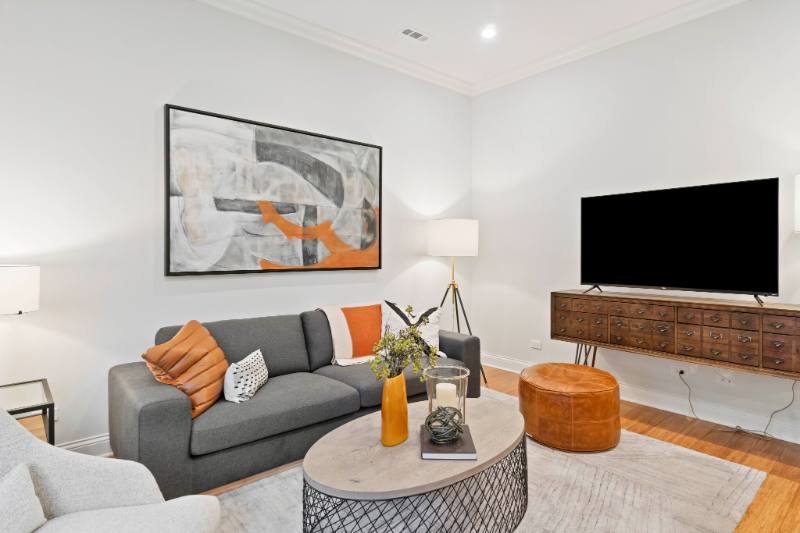 Apartment for rent at 1039 W Rundell Place, Chicago, IL 60607