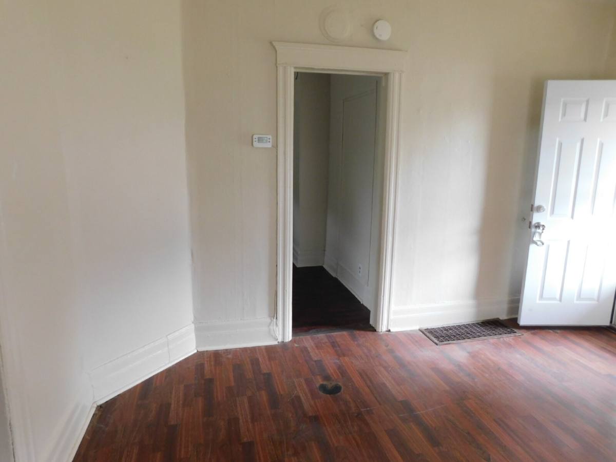 Apartment for rent at 186 Hubbard St #2, Mount Clemens, MI 48043