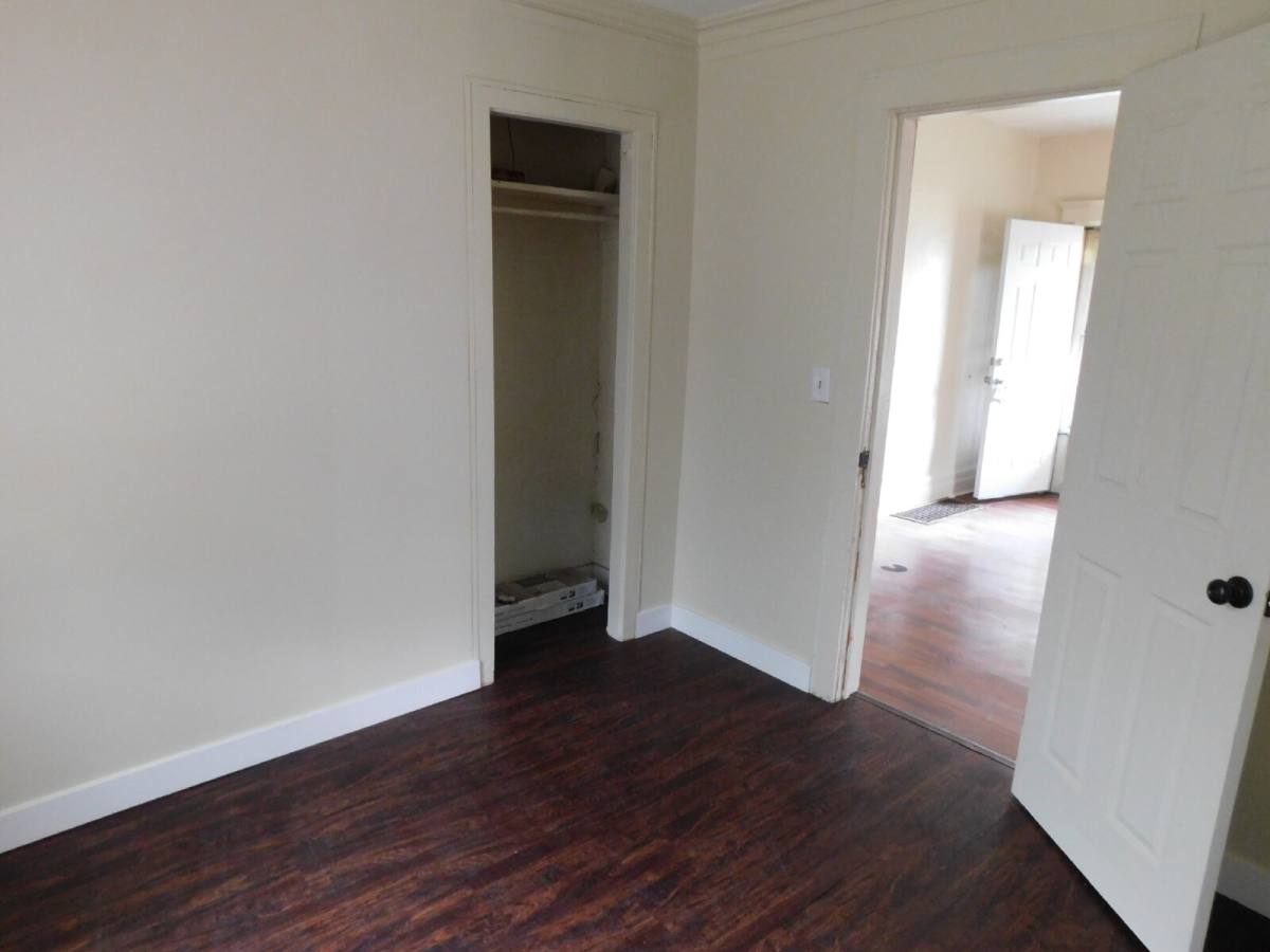 Apartment for rent at 186 Hubbard St #2, Mount Clemens, MI 48043