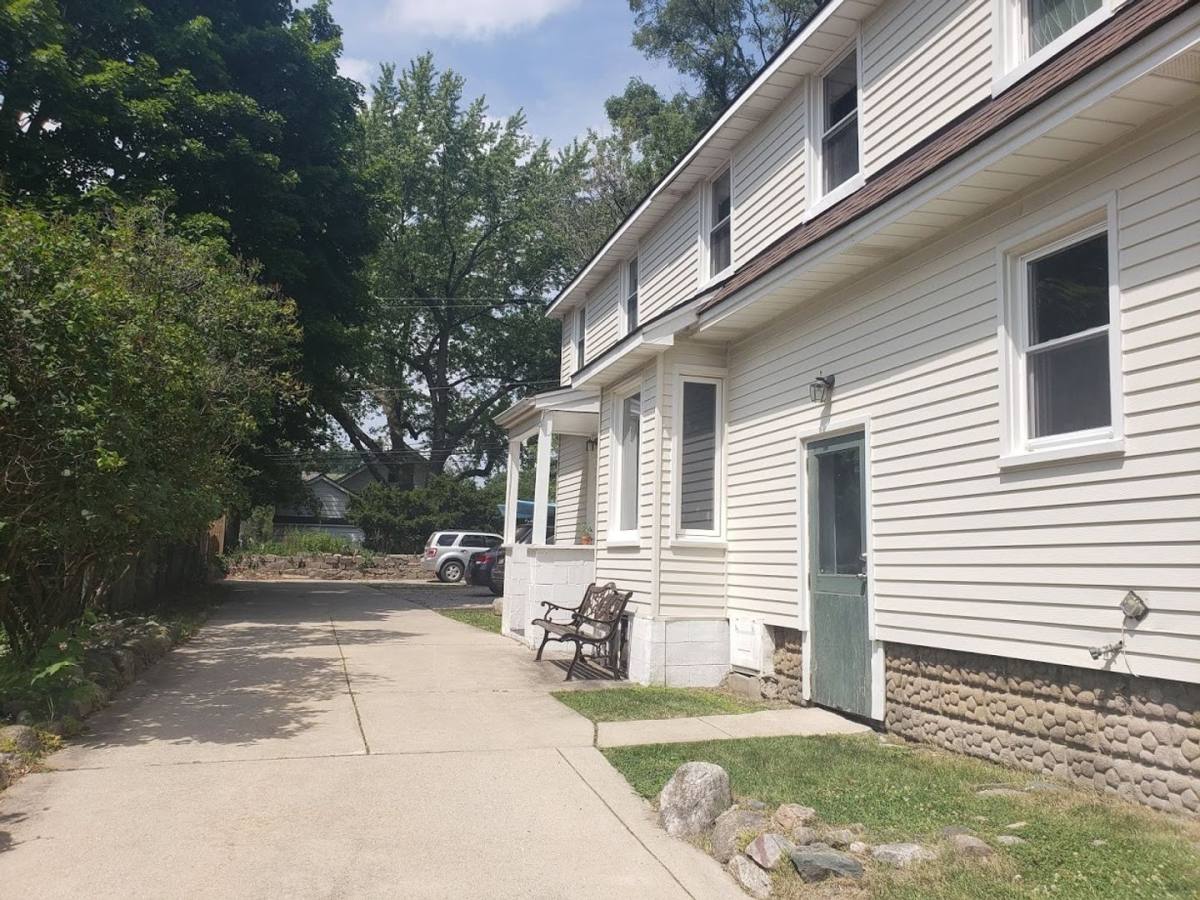 Apartment for rent at 133 Terry Ave, Rochester, MI 48307