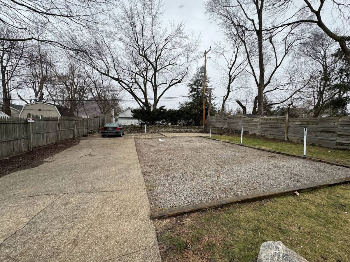 Apartment for rent at 133 Terry Ave, Rochester, MI 48307