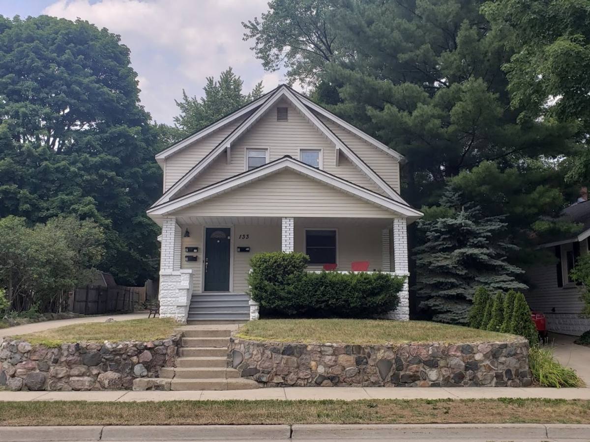 Apartment for rent at 133 Terry Ave, Rochester, MI 48307