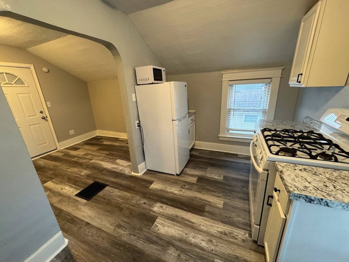 Apartment for rent at 133 Terry Ave, Rochester, MI 48307