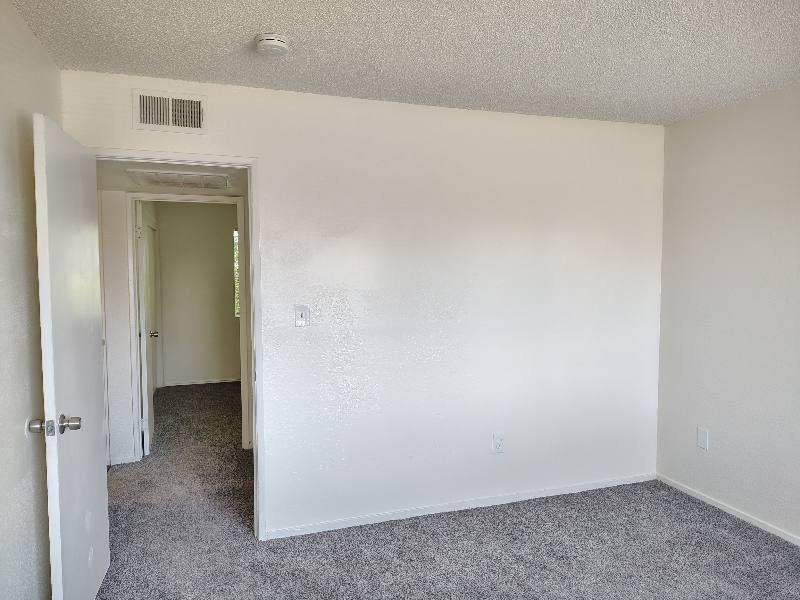 Townhouse for rent at 2010-9 Larcus Ave, Bakersfield, CA 93307