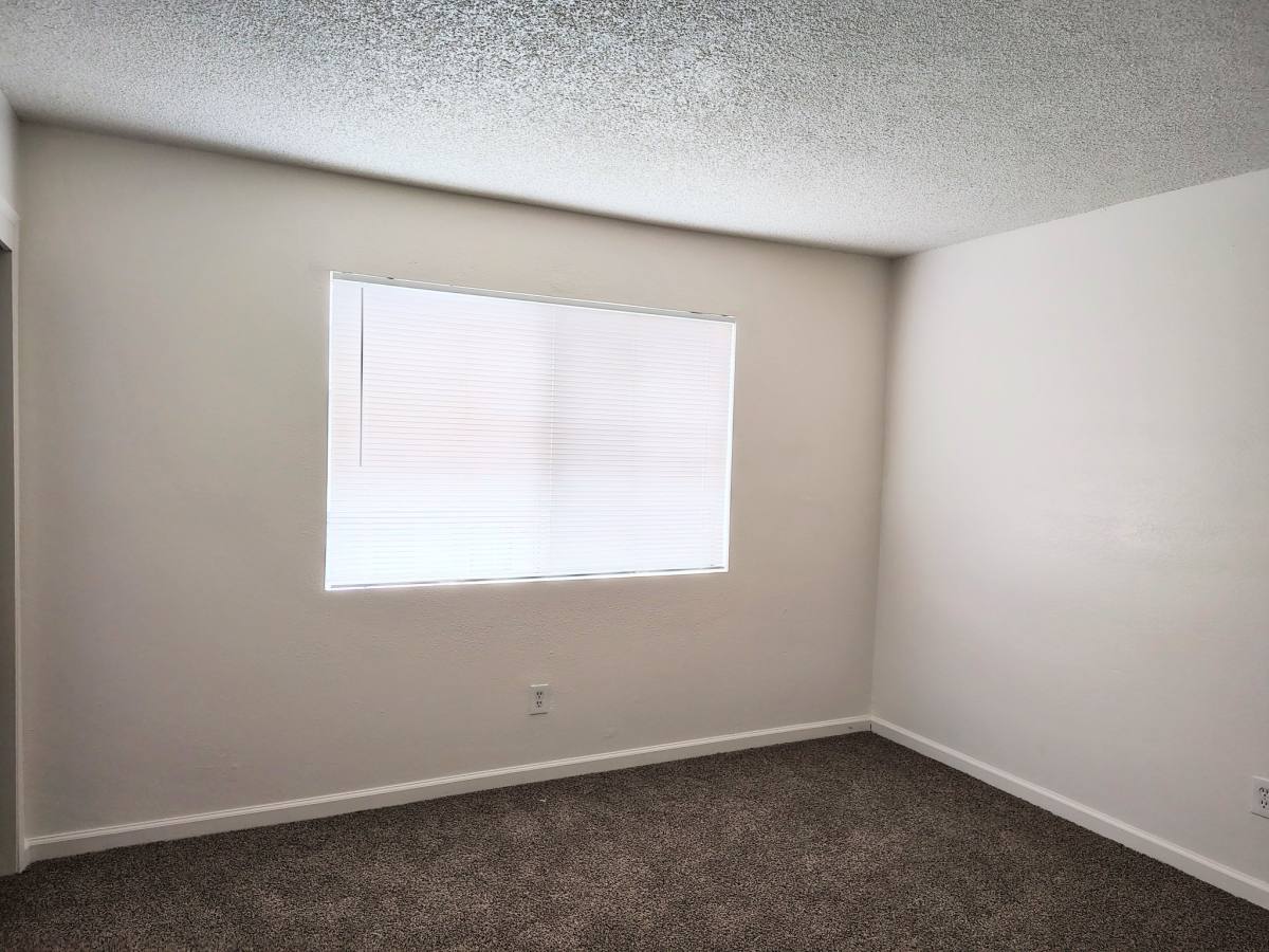 Townhouse for rent at 2010-9 Larcus Ave, Bakersfield, CA 93307